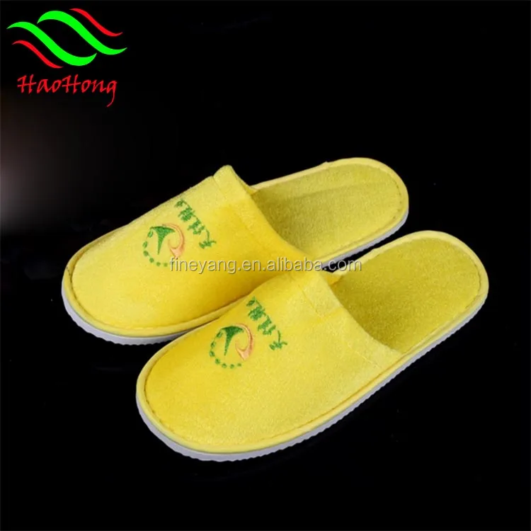 Low price wholesale custom made new models hotel slippers for men