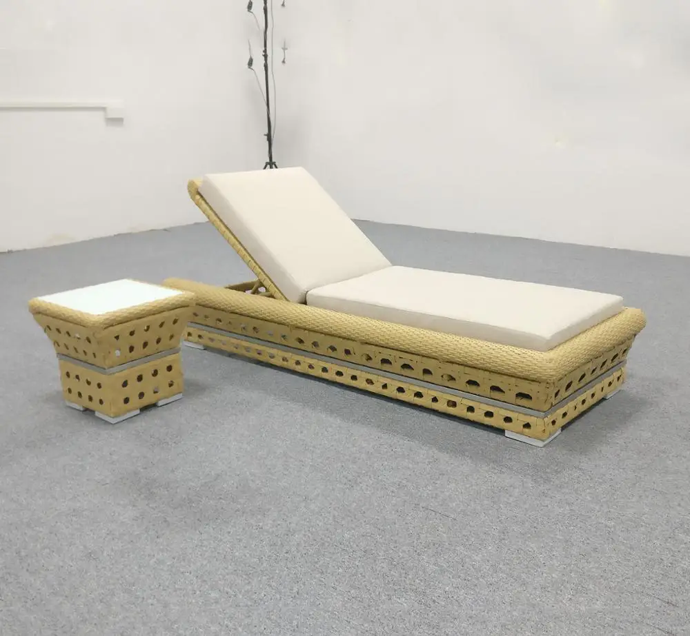 Luxury Hotel Outdoor Furniture Rattan Sun Lounger