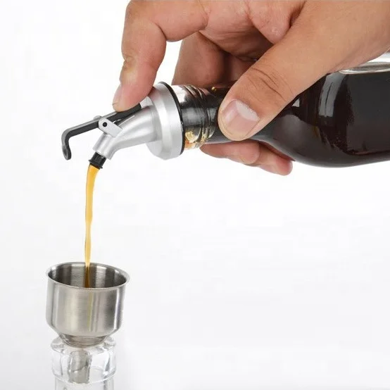 12oz Glass oil dispenser/spice holder Stainless Steel Nozzle Glass Oil Bottle / Vinegar Cruet