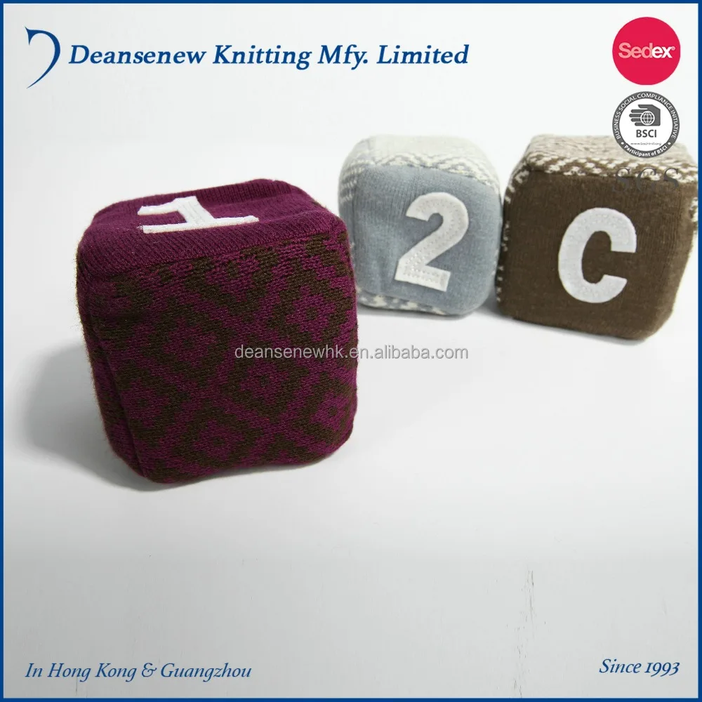 New Design Custom Cute Playful 100% Cotton Jacquard Fall Winter Boy Girl Cable Knit Cube Block Dice Baby Stuffed Toy