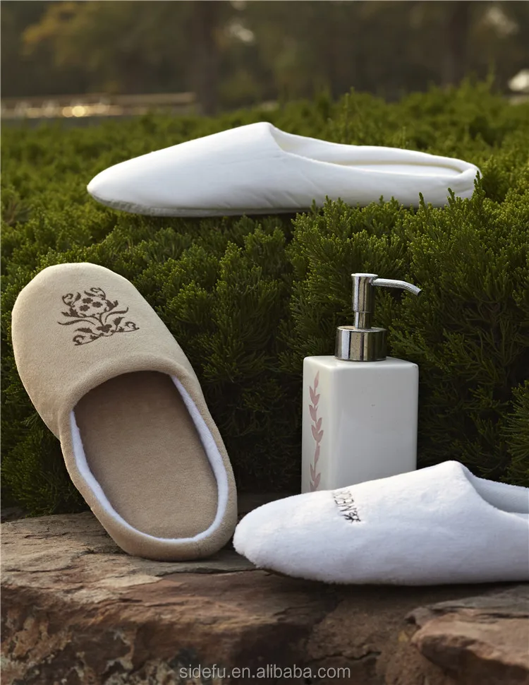 
High Quality Customized Embroidered Hotel Coral Fleece Slipper 