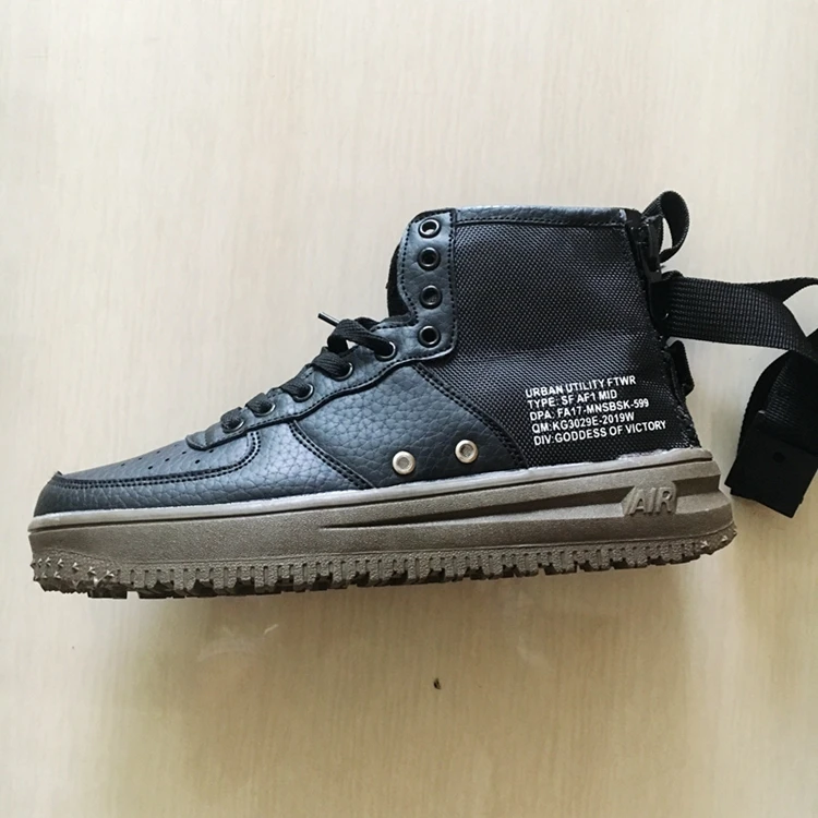 
2017 new mens high top green leather skate shoes 