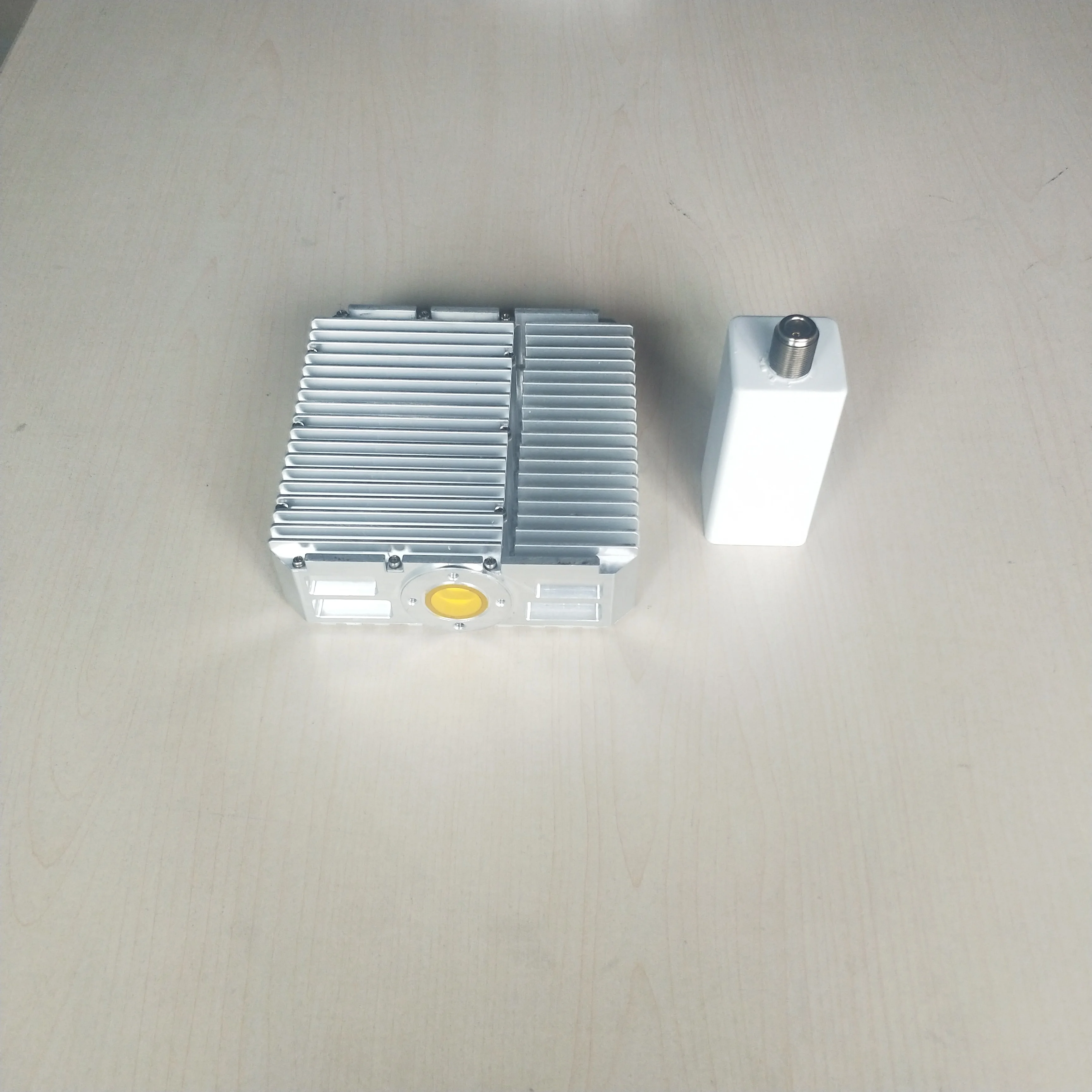 200mW/2W/4W/8W/10W/12W/15W стойка или наружная модель RF спутник ku