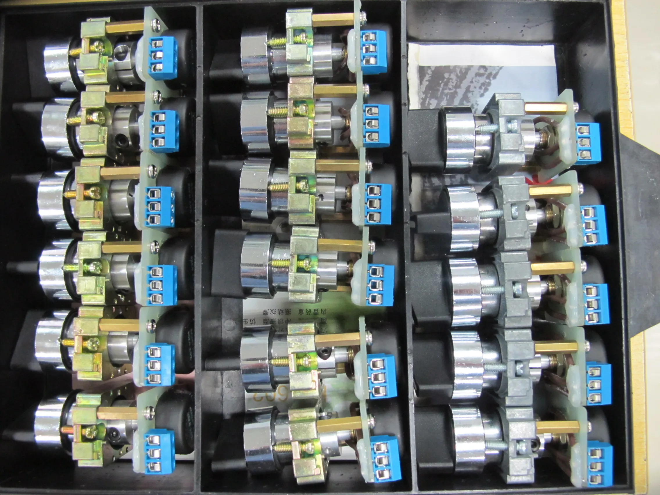 
Hot Sale High Quality 15K Panel Mounting Wire Wound Potentiometer 