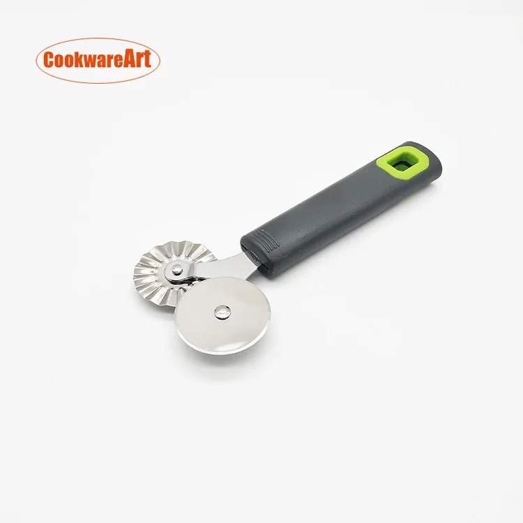 high quality kitchen accessories pizza tools stainless steel  round pizza cutter and wheels with plastic handle