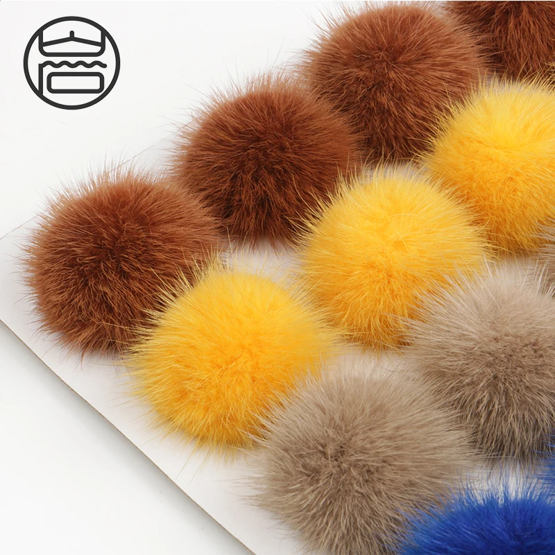 
Wholesale 4cm Fluffy genuine mink fur pom pom clothing decoration supplies mink hair ball 