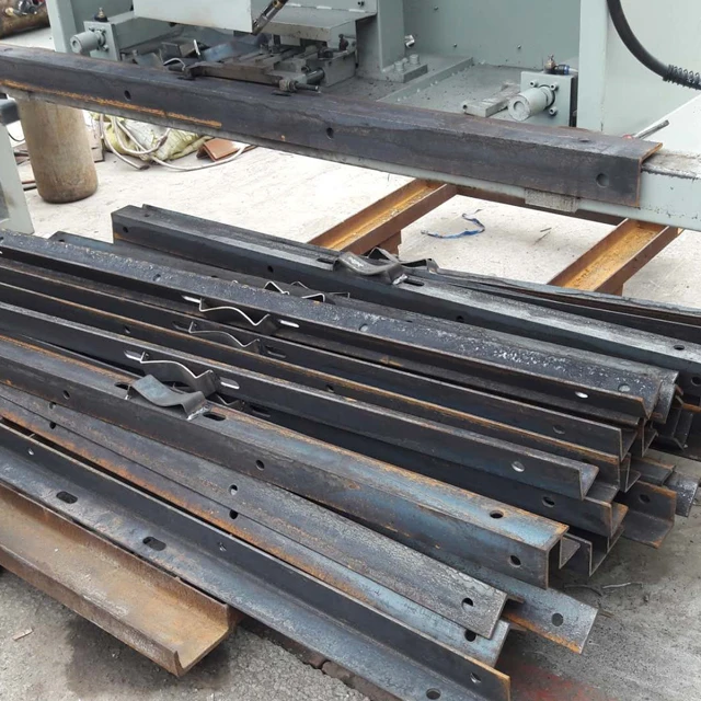 
Welding Machine for Corss Arm M Iron 