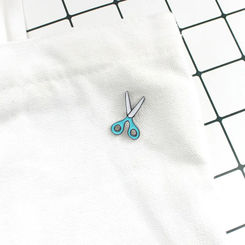 Custom Cute Small Size Personalized Hard Soft Enamel Pin Blue and White Color Custom Wholesale Mini Scissors Lapel Pin Brooch