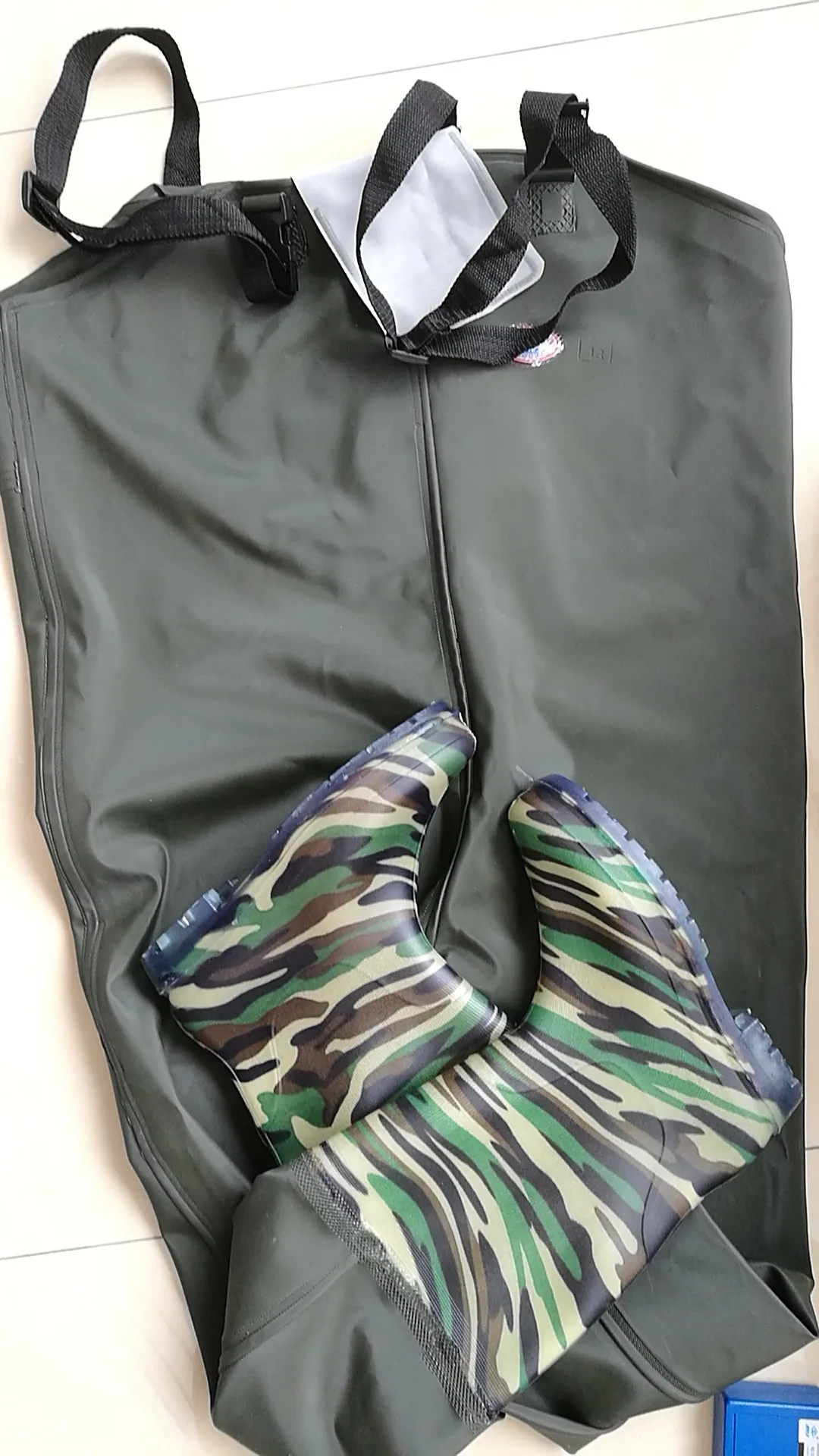 100% Waterproof Fishing Wear PVC Knitted  Fabric Chest Wader With Non Slip Sole