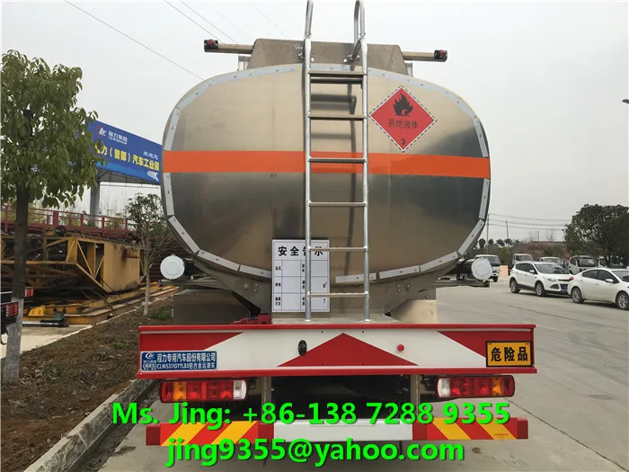 FOTON AUMAN 8x4 Heavy Fuel Oil Truck Tanker 30-35cbm Capacity in Peru