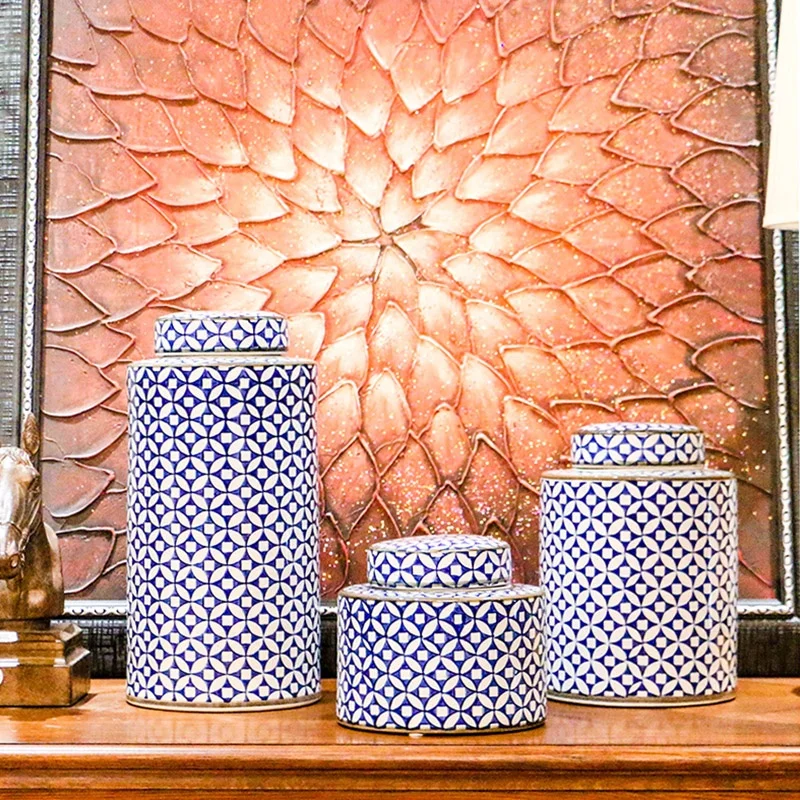 Classical Chinese blue and white porcelain copper coins pattern round ceramic storage jar for home decorate