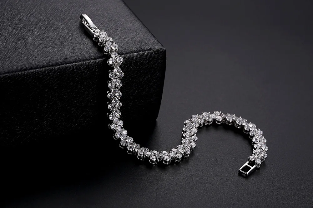 
2019 New Jewelry Roman heart-shaped charm diamond fashion health Austrian zircon copper smart gift bracelet for women 