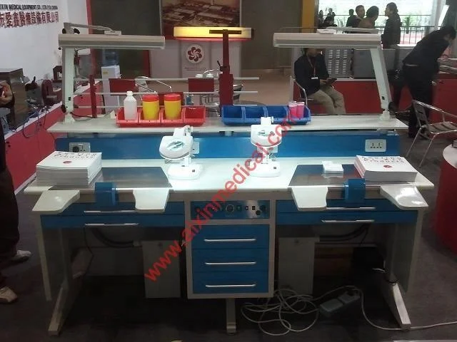 Стоматологическая лабораторная скамья