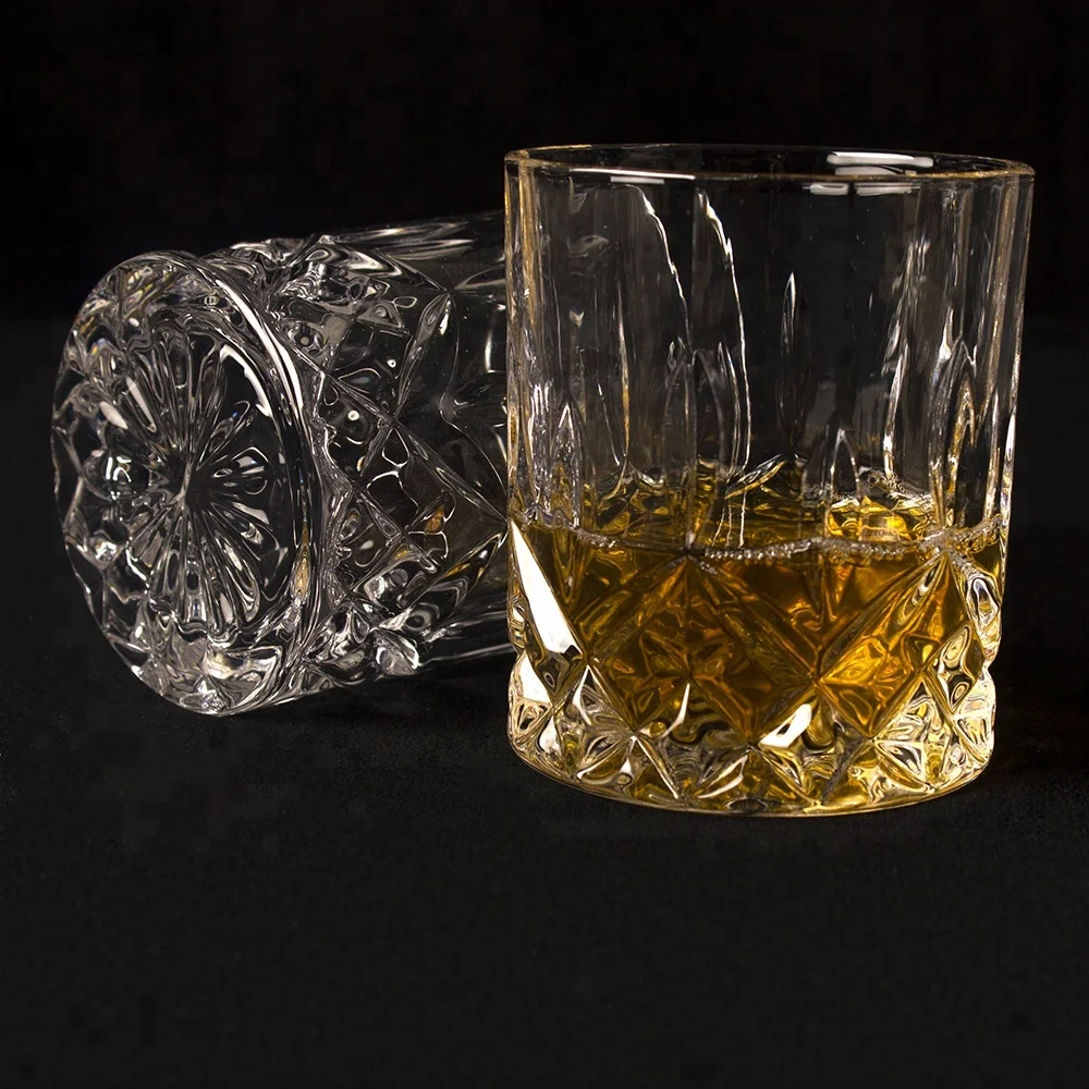 Amazon top seller 2021 Old Fashioned Whiskey Bottle Glass Decanter Set with Crystal Glasses