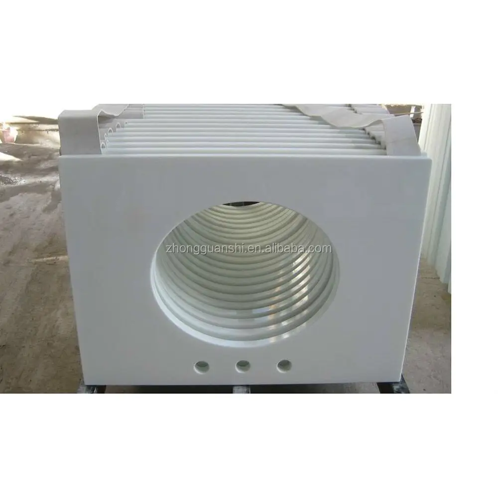 Чистый белый обеденный стол из наностекла