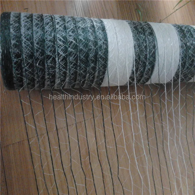 Белый и темно-зеленый шелковый тюк netwrap