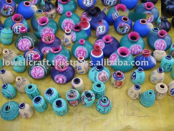 цветные горшок