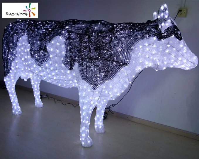 Cute large plastic garden cow for outdoor decoration with good quality