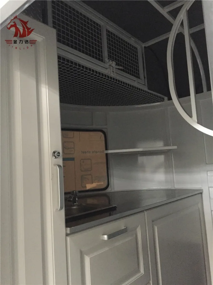 
2HSL-D chinese imported 2 horse trailer 