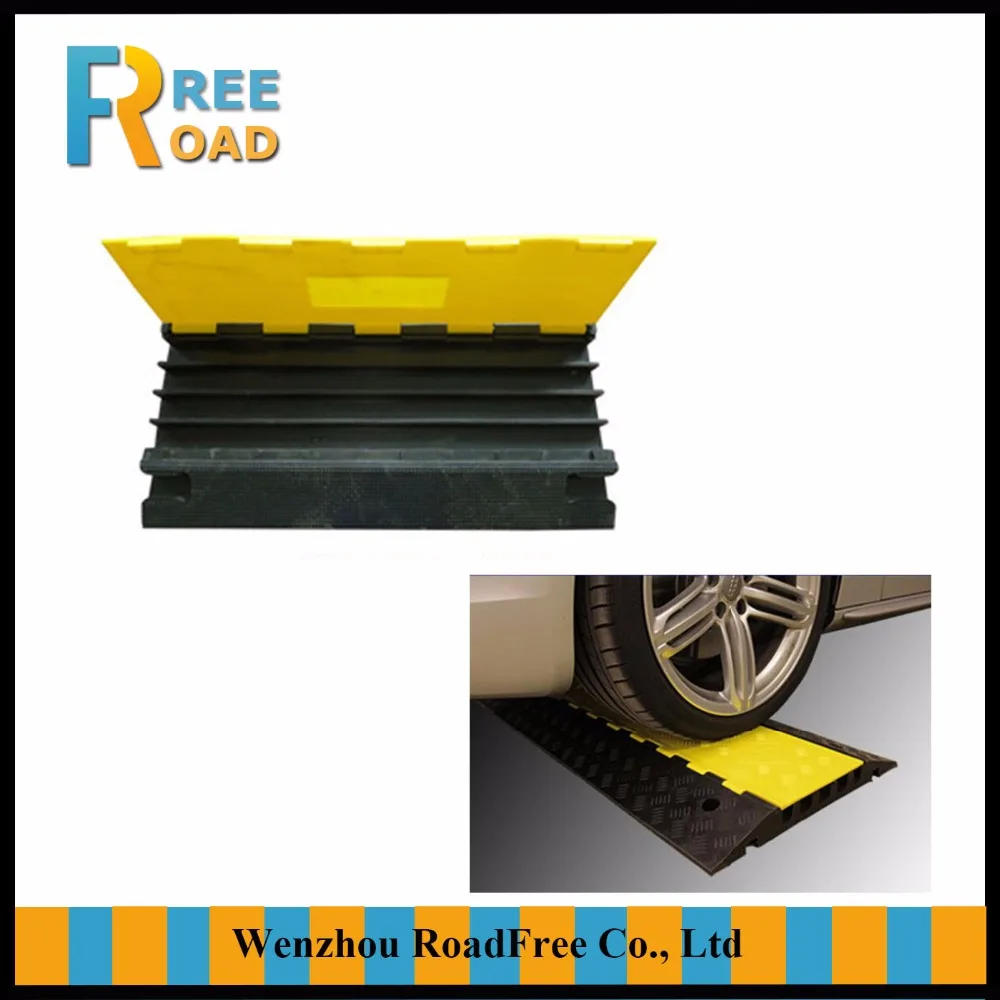 4Channels indoor or outdoor rubber yellow jacket flexible Hose Protector hump