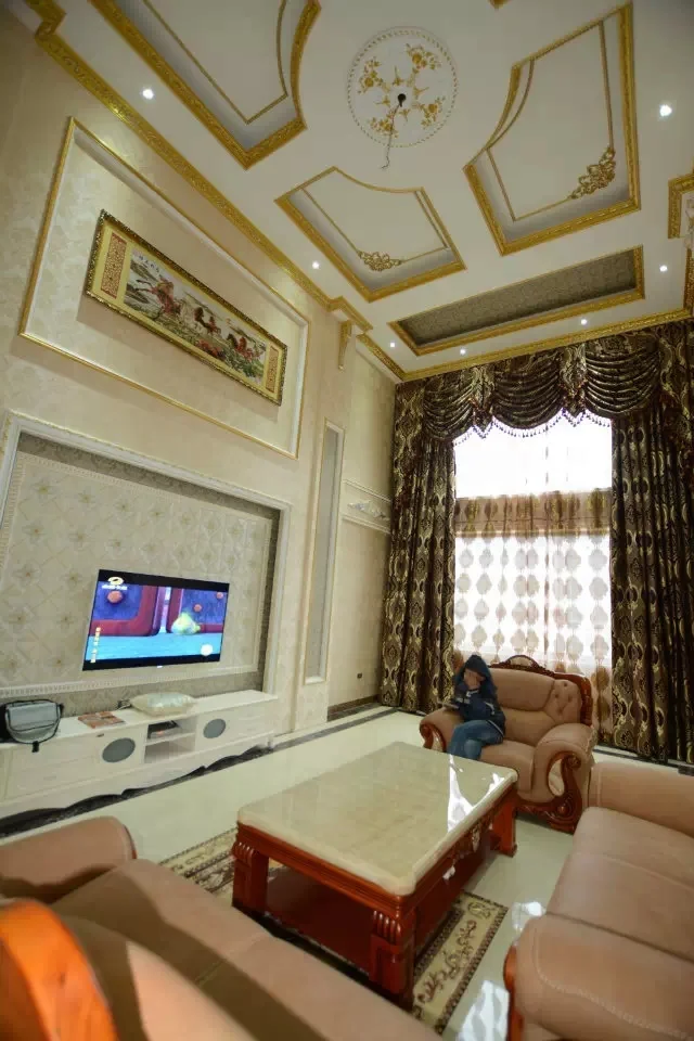 3D Caved Polyurethane Decorative Carving Moulding PU Foam Mouldings