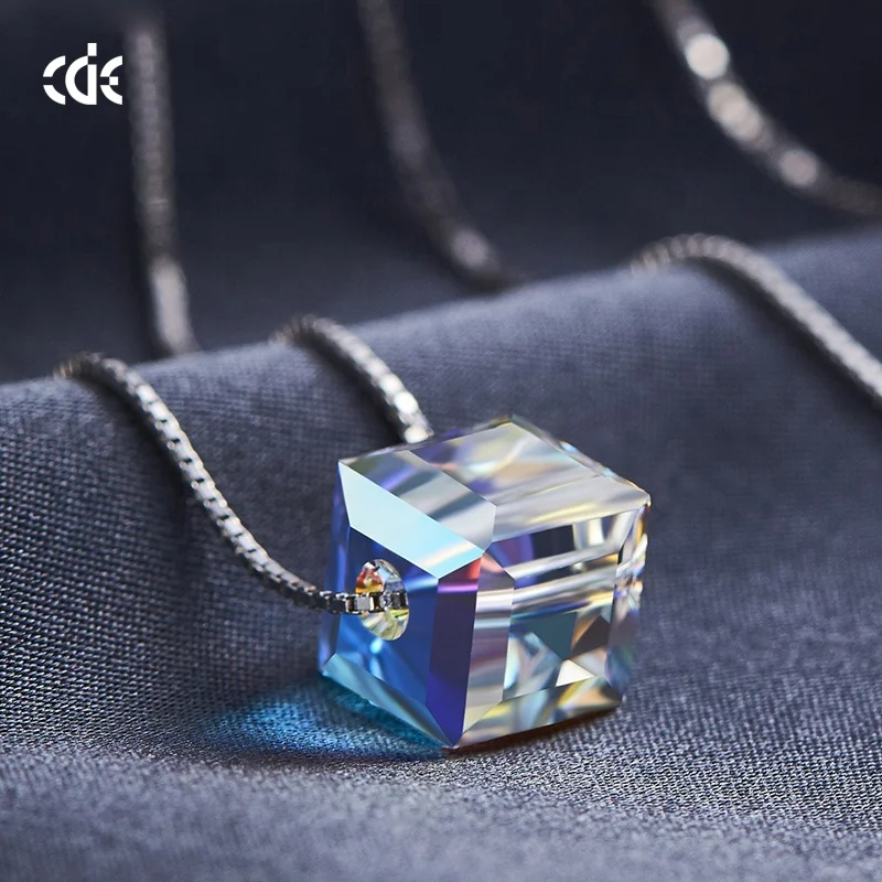 Fashion Women Cube Necklace Custom Crystal Silver Fashion Jewelry
