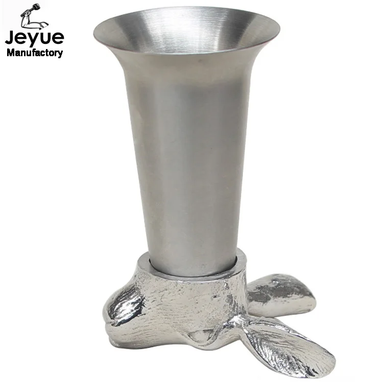 Best quality personalized rabbit shape tempered  shot glass for souvenir