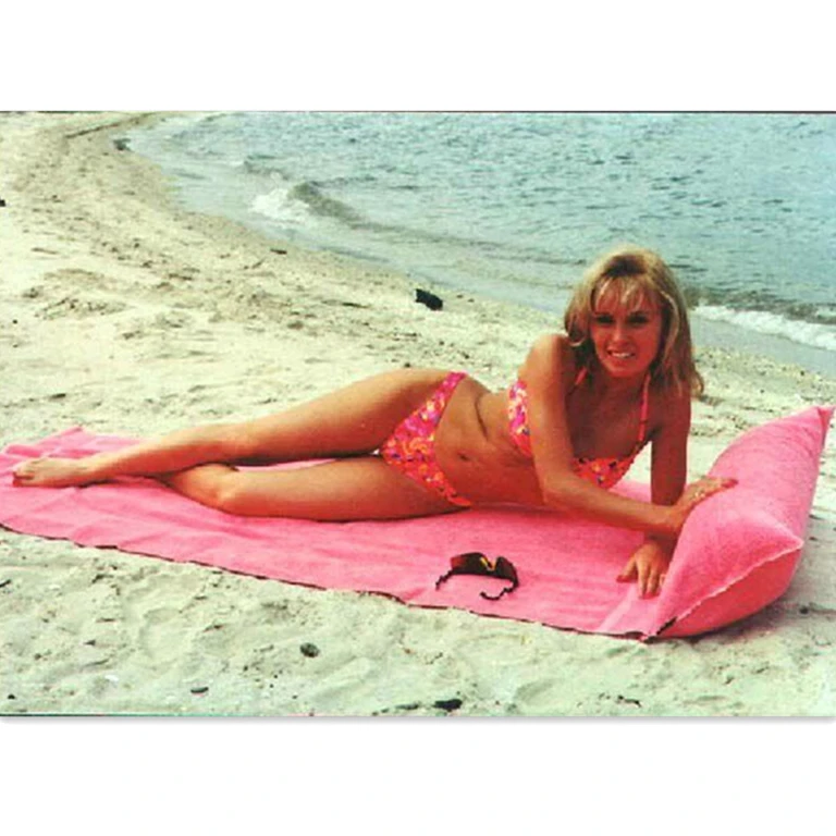 100% хлопчатобумажное велюровое окрашенное пляжное полотенце с подушкой из пенопласта или надувной подушкой