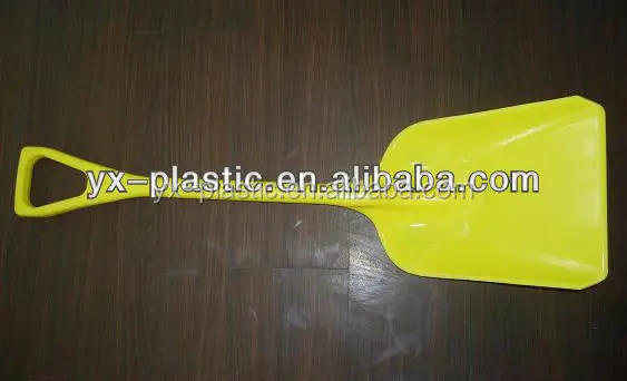 truck plastic shovel/spade