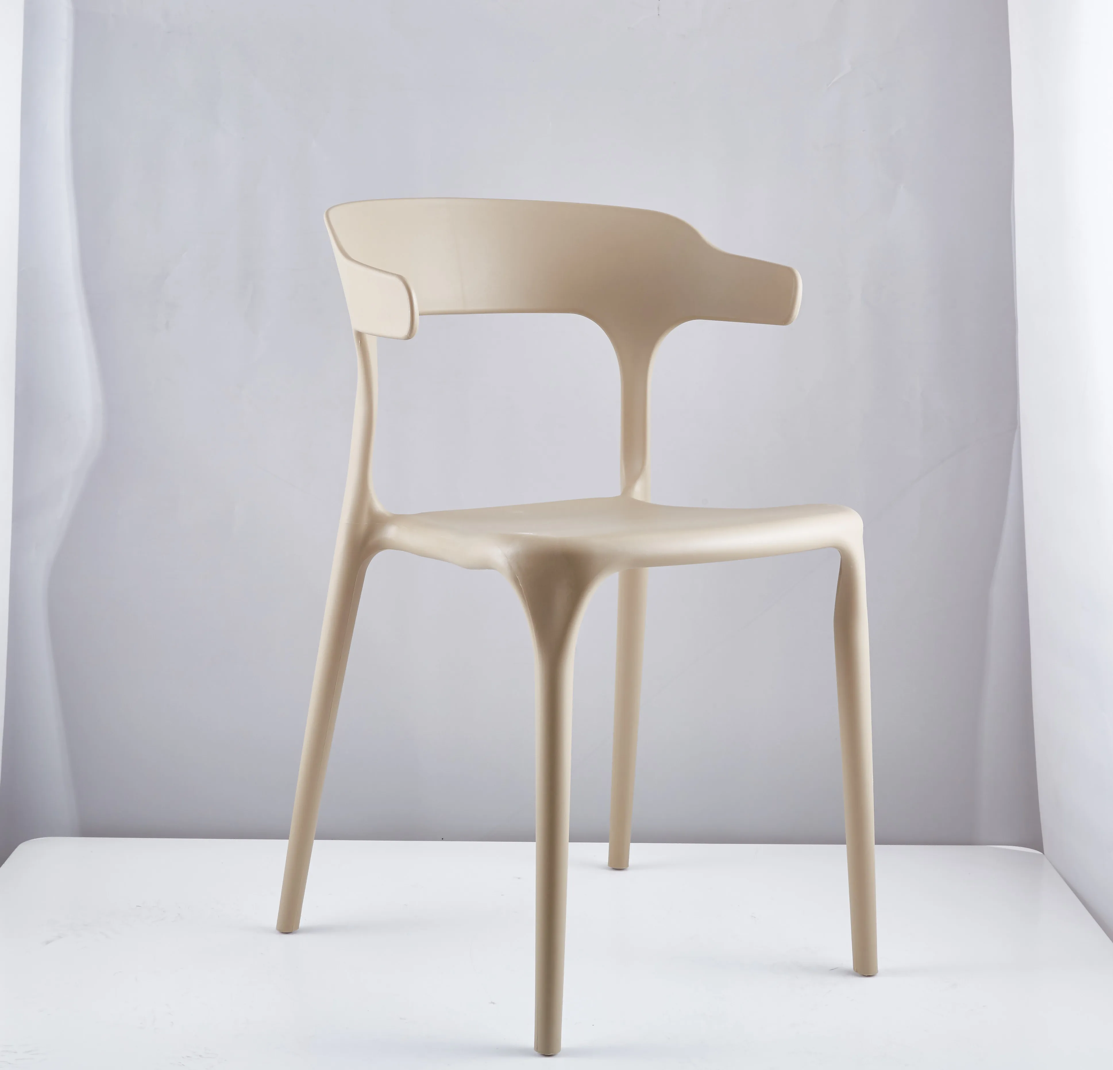 
Hotel Coffee Restaurant Stackable Outdoor Chairs Plastic Dining Chair 