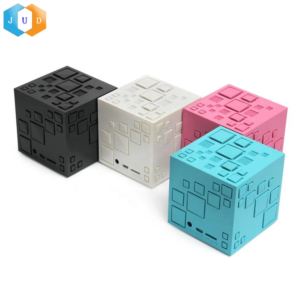 
JD 2019 Hot LED Flashing Wireless BT Cube Speaker Rechargeable Bass Square Cubic Wireless Speaker Christmas Portable BT Speaker 