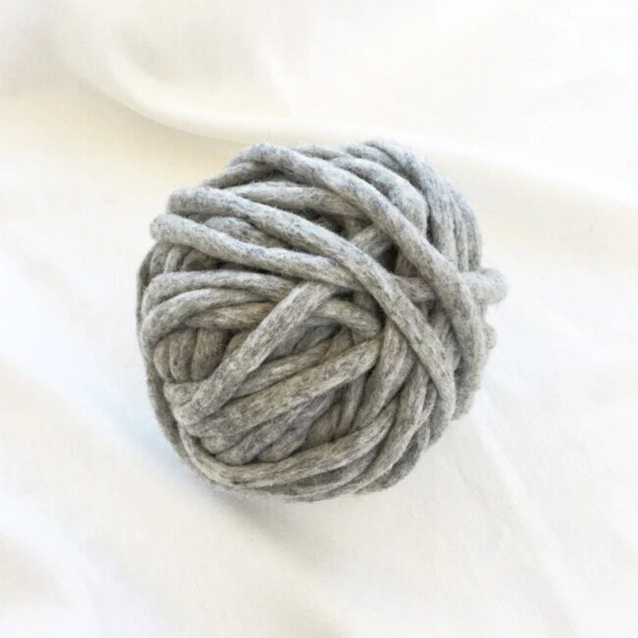 Оптовая продажа фетровой пряжи от китайского производителя Charmkey 10 мм-30 мм крупная Мериносовая шерстяная пряжа для вязания одеял