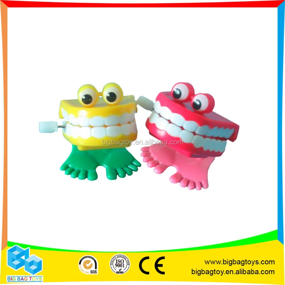 High Quality colorful wind up dancing toys robot toy for kids