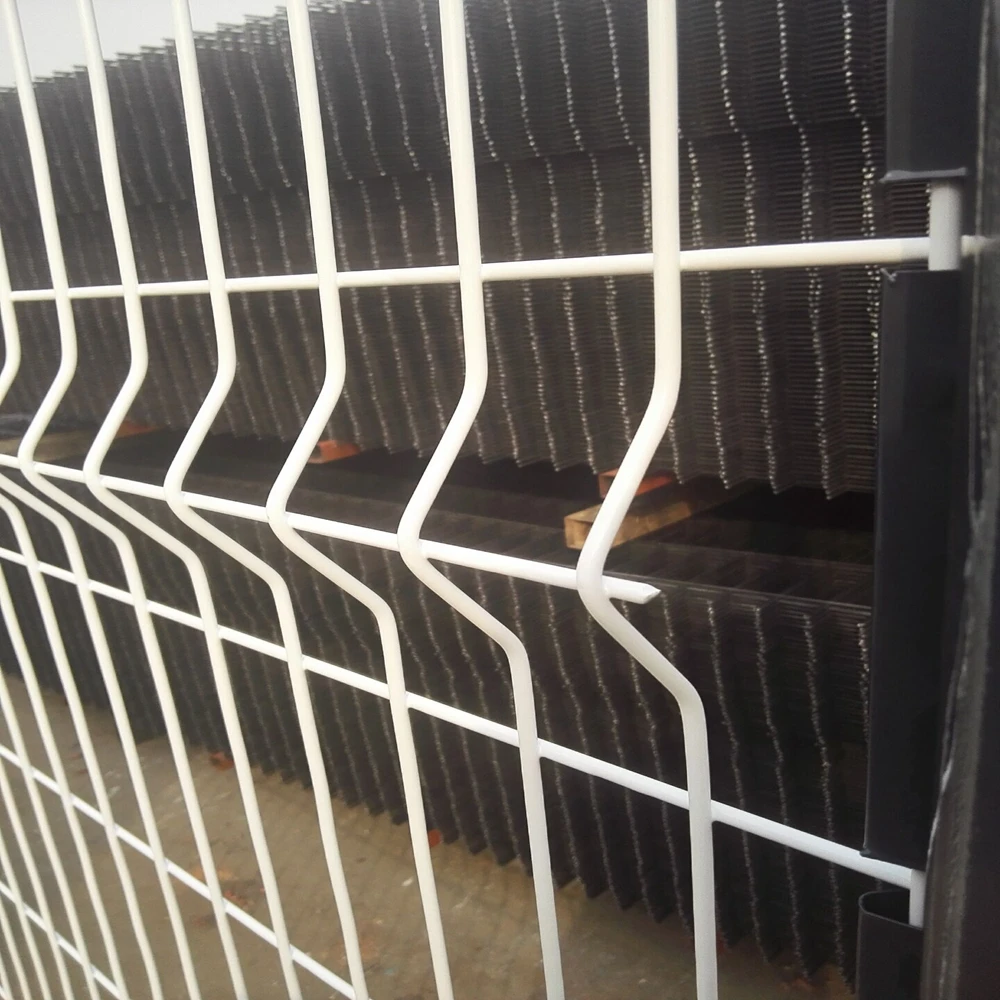 Китайская честная фабрика продает усиленную оцинкованную, черную и ПВХ сварную проволочную сетку (оцинкованную, с ПВХ покрытием, черную проволоку)