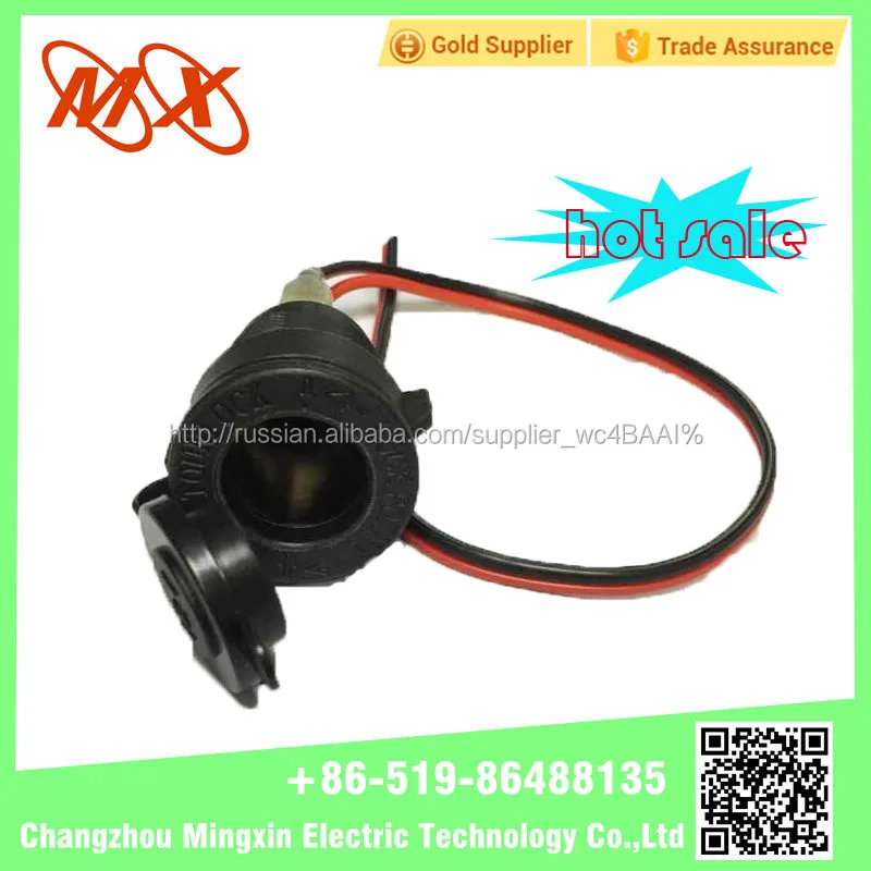 Черный и красный цвет двойной автомобилей usb зарядное устройство с 12 В гнездо