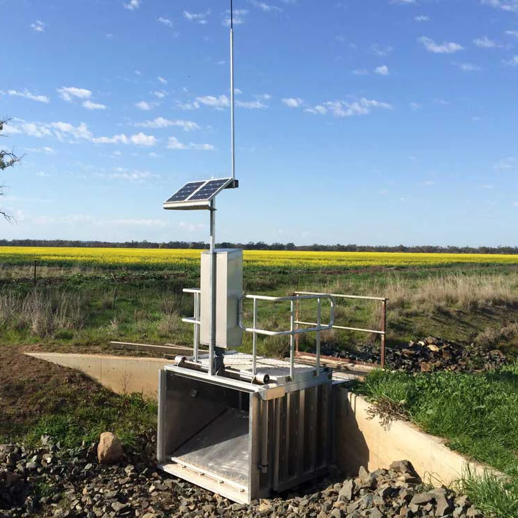 Solar power intelligent integrated aluminum sluice gate