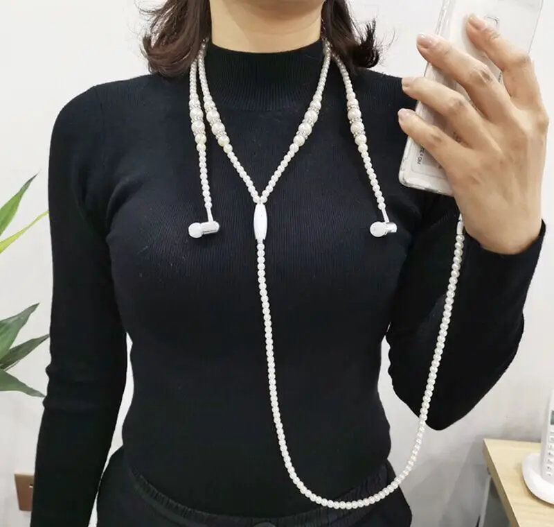 
The latest design fashion jewelry pearl necklace headphones and microphone 3.5 mm in-ear wired magnetic headphones 