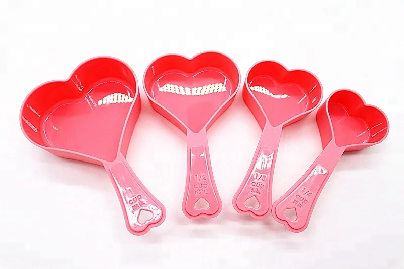 wholesale kitchen heart shape plastic measuring cups spoons set