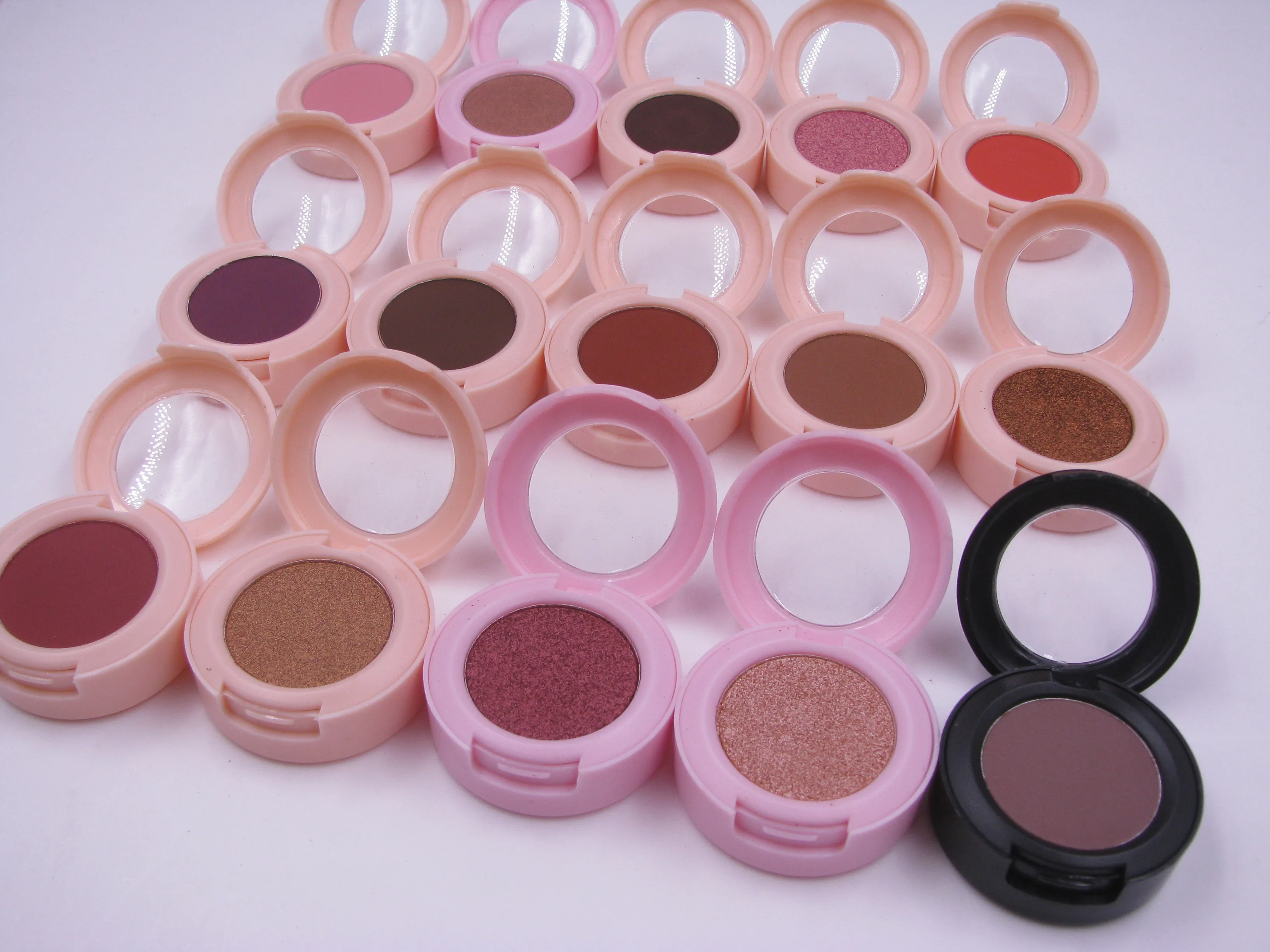 Hot Selling  Shimmer Matte Eyeshadow Single Private Label Customize Eyeshadow Palette Talc free