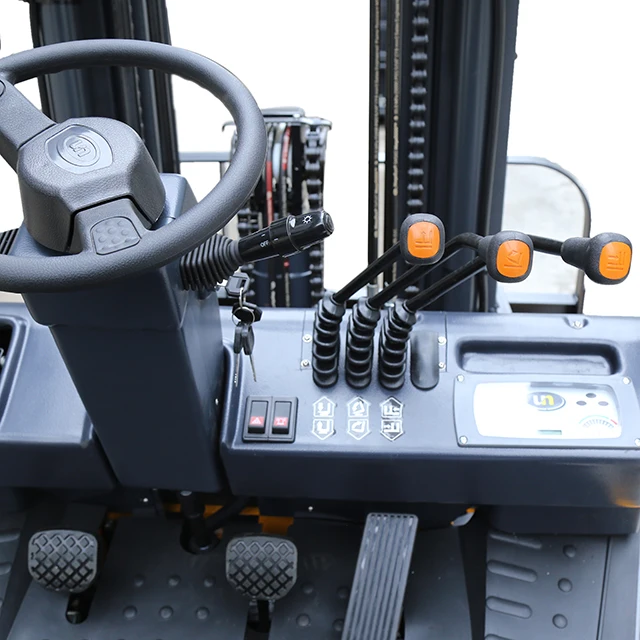 New Product 1.8 Ton Mini Diesel Forklift With Japanese 4TNE92 Engine