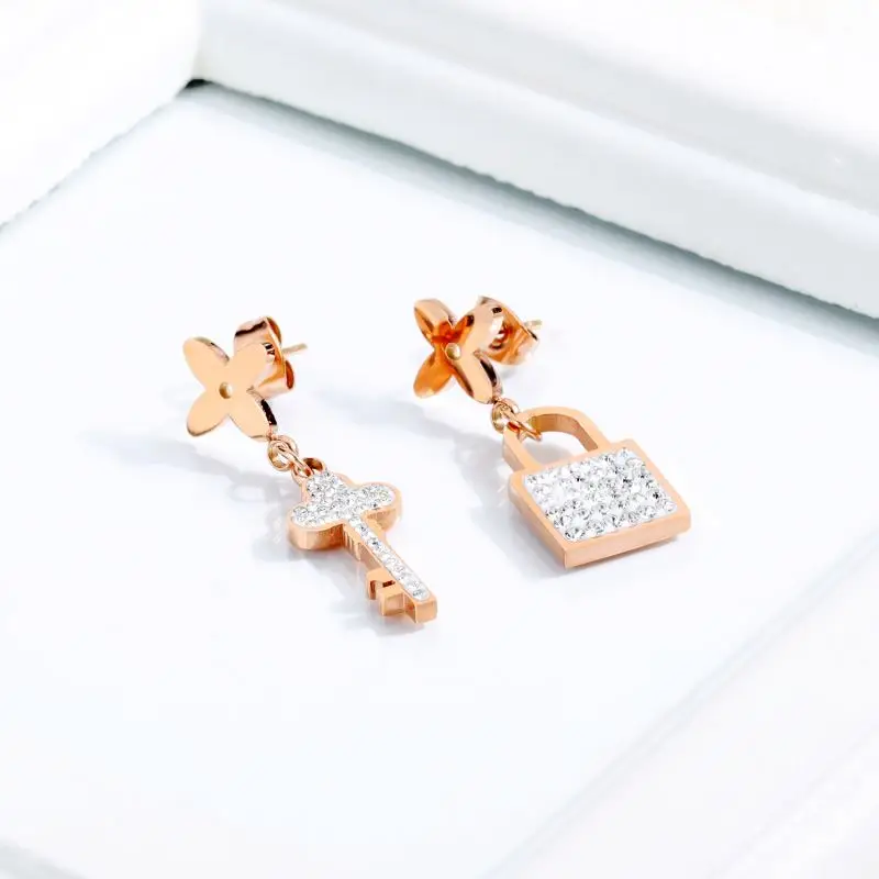 
Rose Gold Stainless Steel Titanium Zircon Lucky Four Leaf Clover Key And Lock Stud Earring 