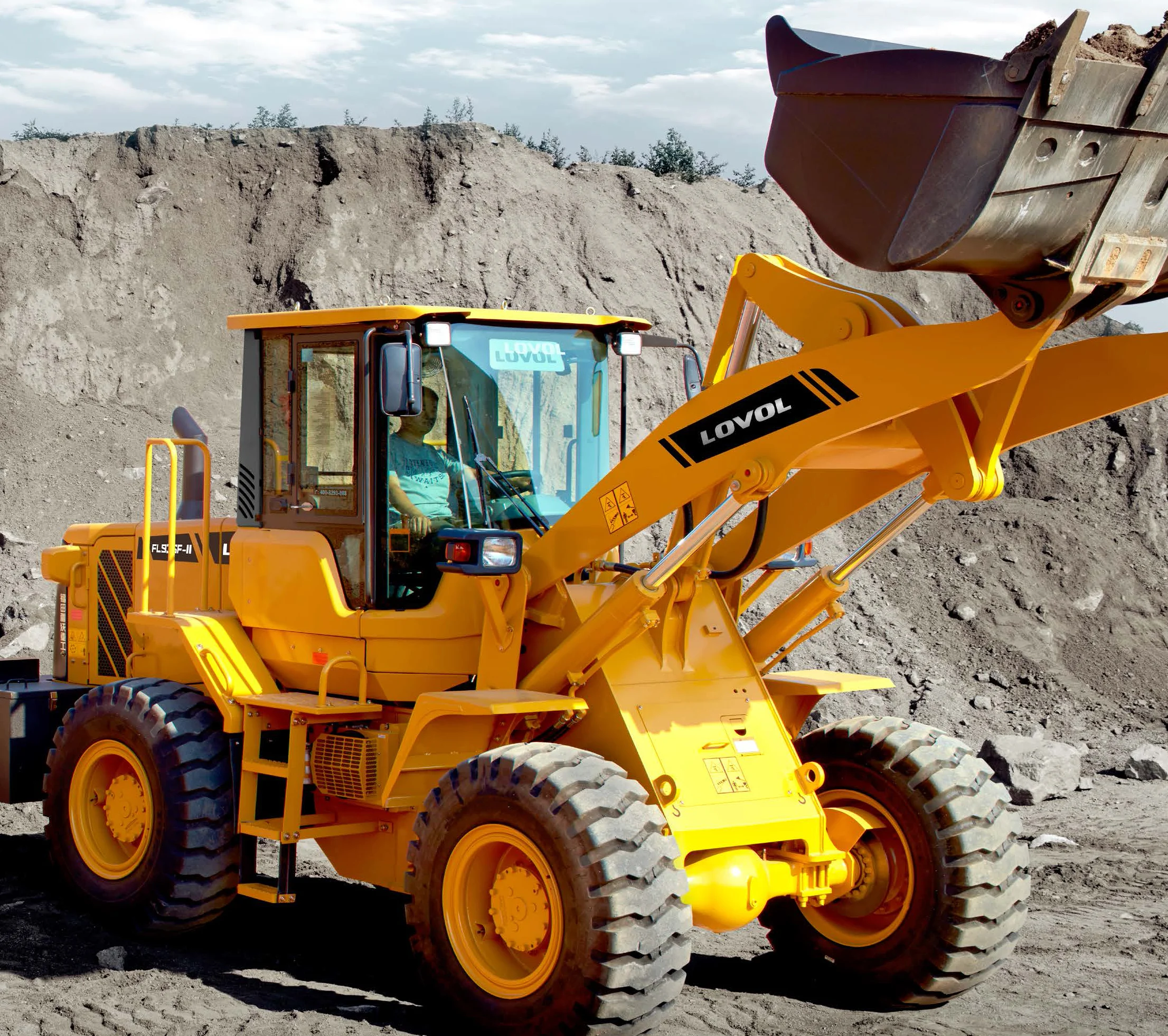 Chinese Wheel Loader 3 Ton Front End Weichai Engine 92kw LOVOL FL938F-II