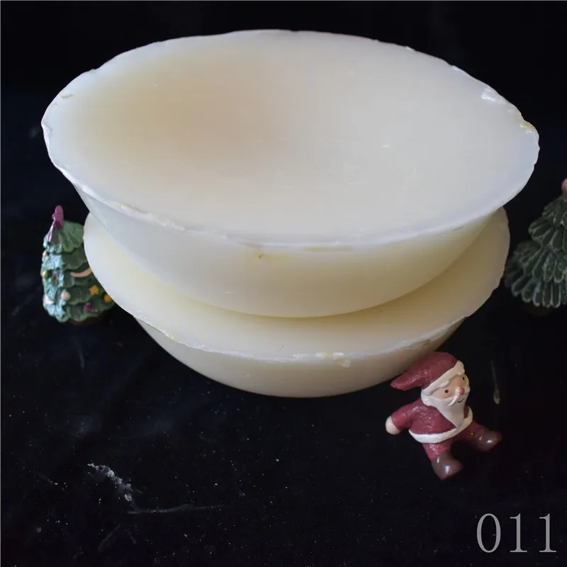 
Beeswax act as wood polish to polish wooden floors, furniture, and cupboard doors 