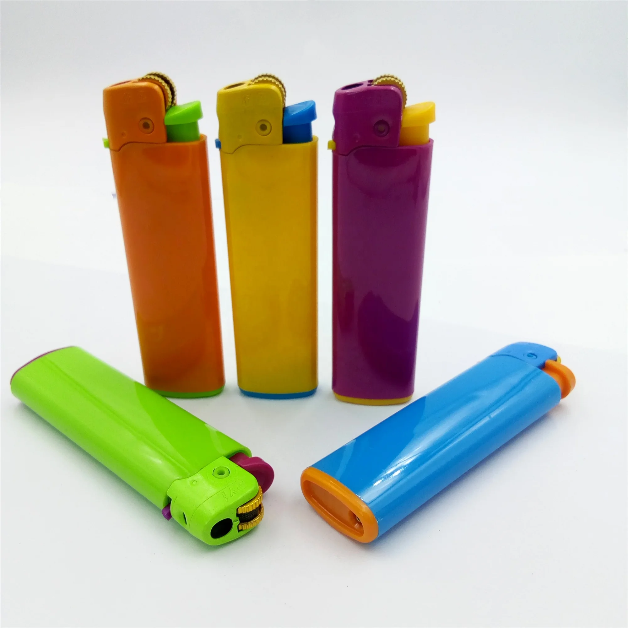 Dongyi  2019 Hot Sale   High Quality Cricket CR Plastic  Flint  Wheel  lighter Length 80.7mm  DY-077