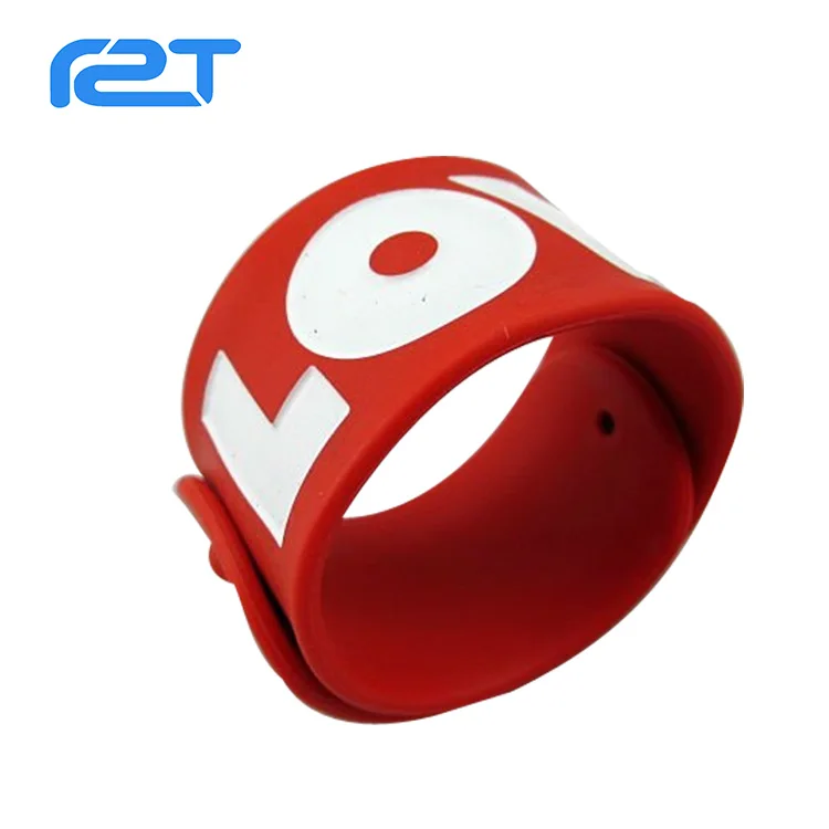 Дешевые индивидуальные Фабрика подарков акции силиконовые браслеты оснастки