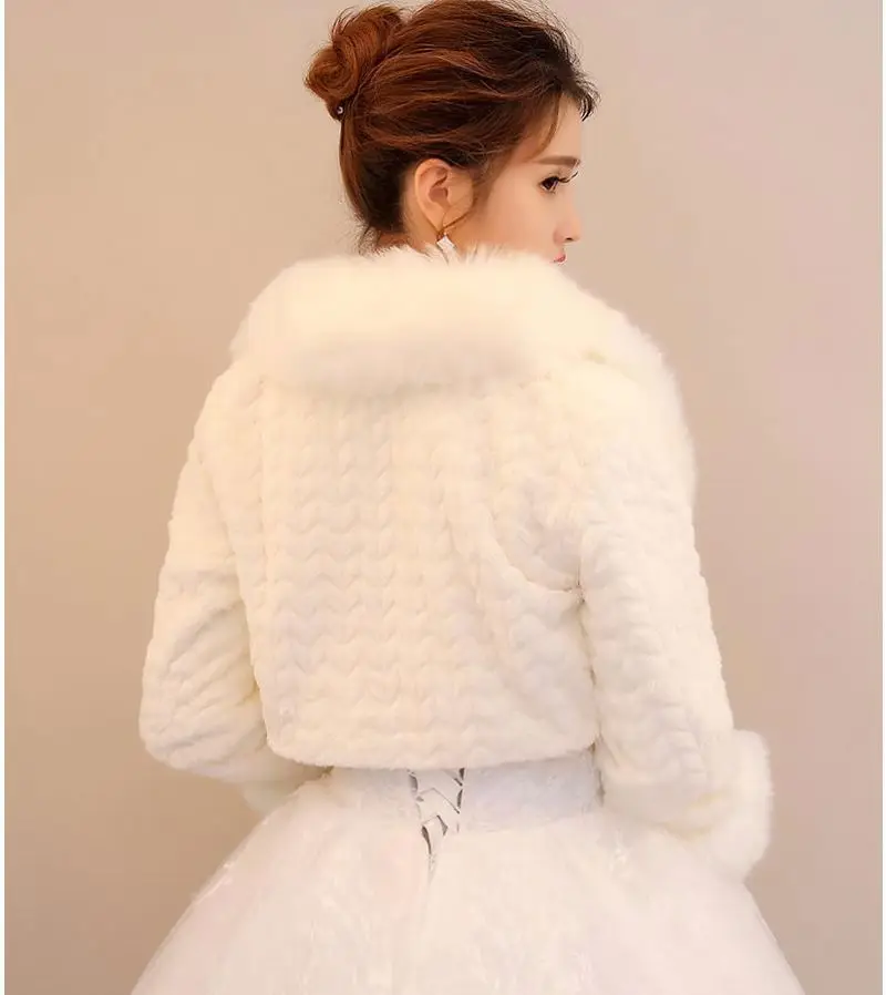 
Bridal white Faux fox fur shawl for wedding evening winter 