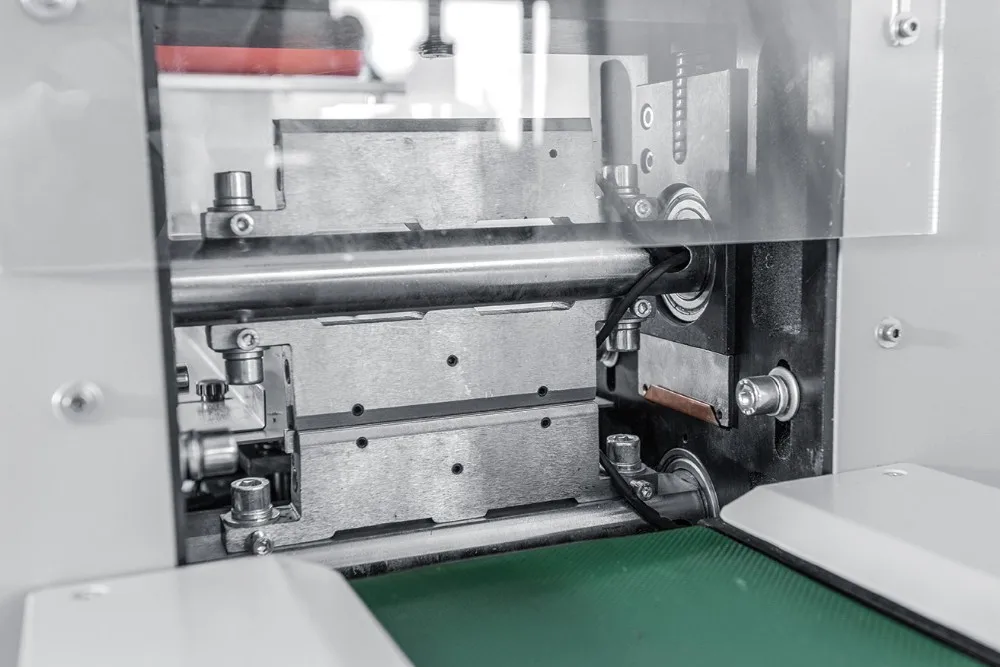 Tentoo hot sale flow pillow peanut candy taffy toffee packing machine