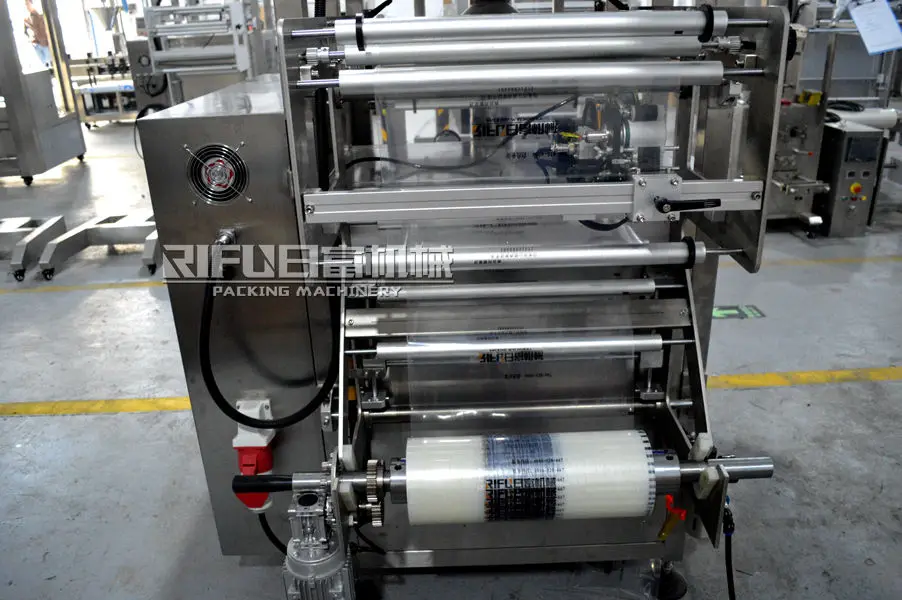 Professional  High quality Automatic Beef Granules/dry chewing tobacco granule Packing Machine