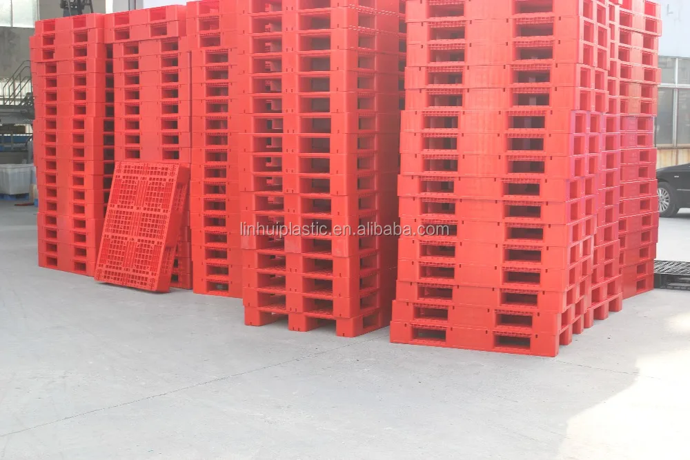 Red color single faced plastic pallet 1.00m x 1.20m that could work in racking system