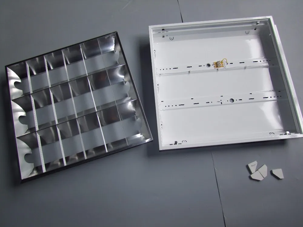 600*600 Competitive Price Superior Iron Housing Led Grille Lamp Fixture